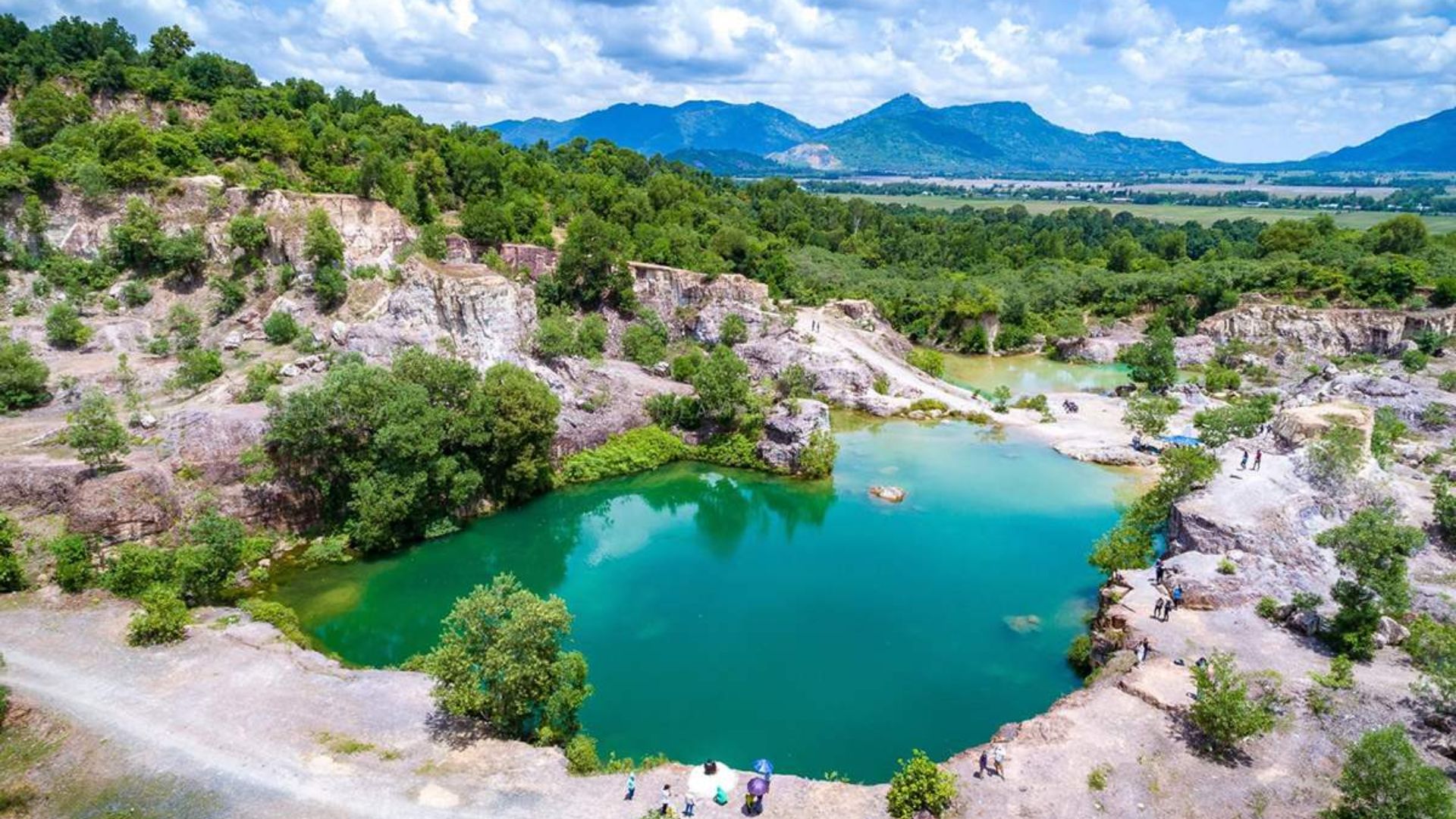 Hồ Tà Pạ - “Tuyệt Tình Cốc” của miền Tây