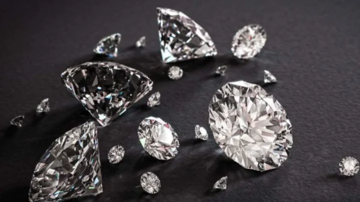 Cửa hàng kim cương, đá quý (Diamond Industry)