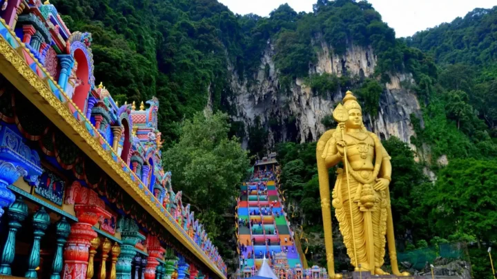 Động Batu (Batu Caves) tại Malaysia
