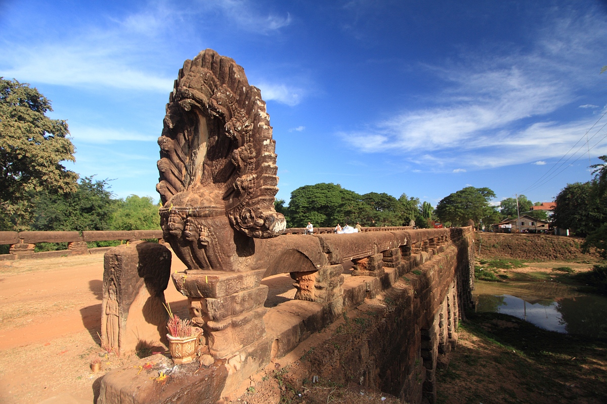 Cây cầu cổ Kampong Kdei xây dựng từ thế kỷ 12 (năm 1186)