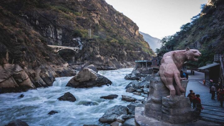 Khe Hổ Nhảy - Khe Hổ Khiêu - Hổ nhảy(Tiger Leaping Gorge)