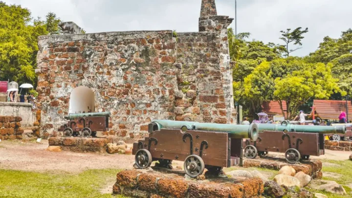 Pháo đài A Famosa Malacca – Tour Singapore Malaysia giá tốt
