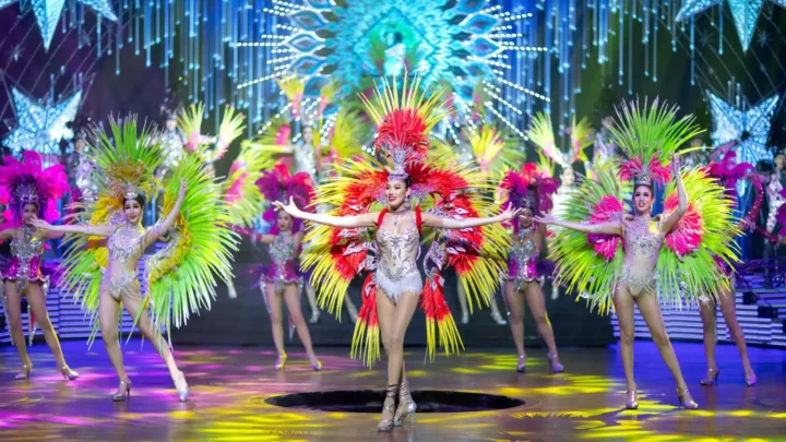 Show diễn Alcazar Colosseum Thái Lan