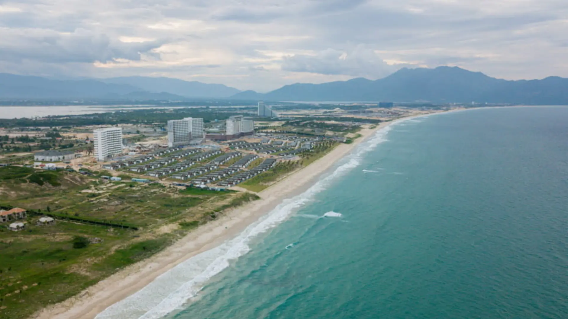 Toàn cảnh Bãi Dài Nha Trang nhìn từ trên cao