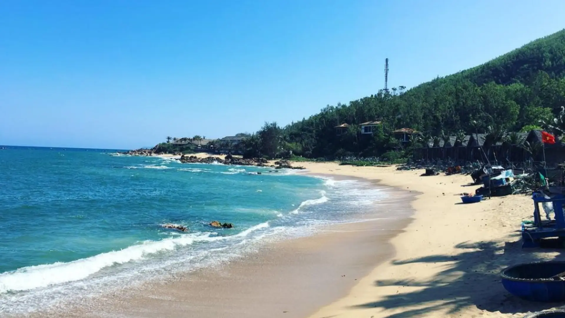 Bãi biển Tiên Sa -Ghềnh Ráng với bãi cát trắng min