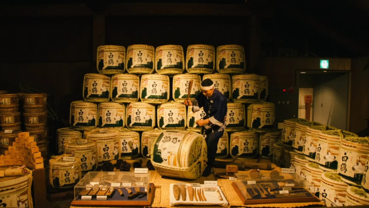 Tham quan bảo tàng rượu sake truyền thống khi đi tour Tokyo Osaka