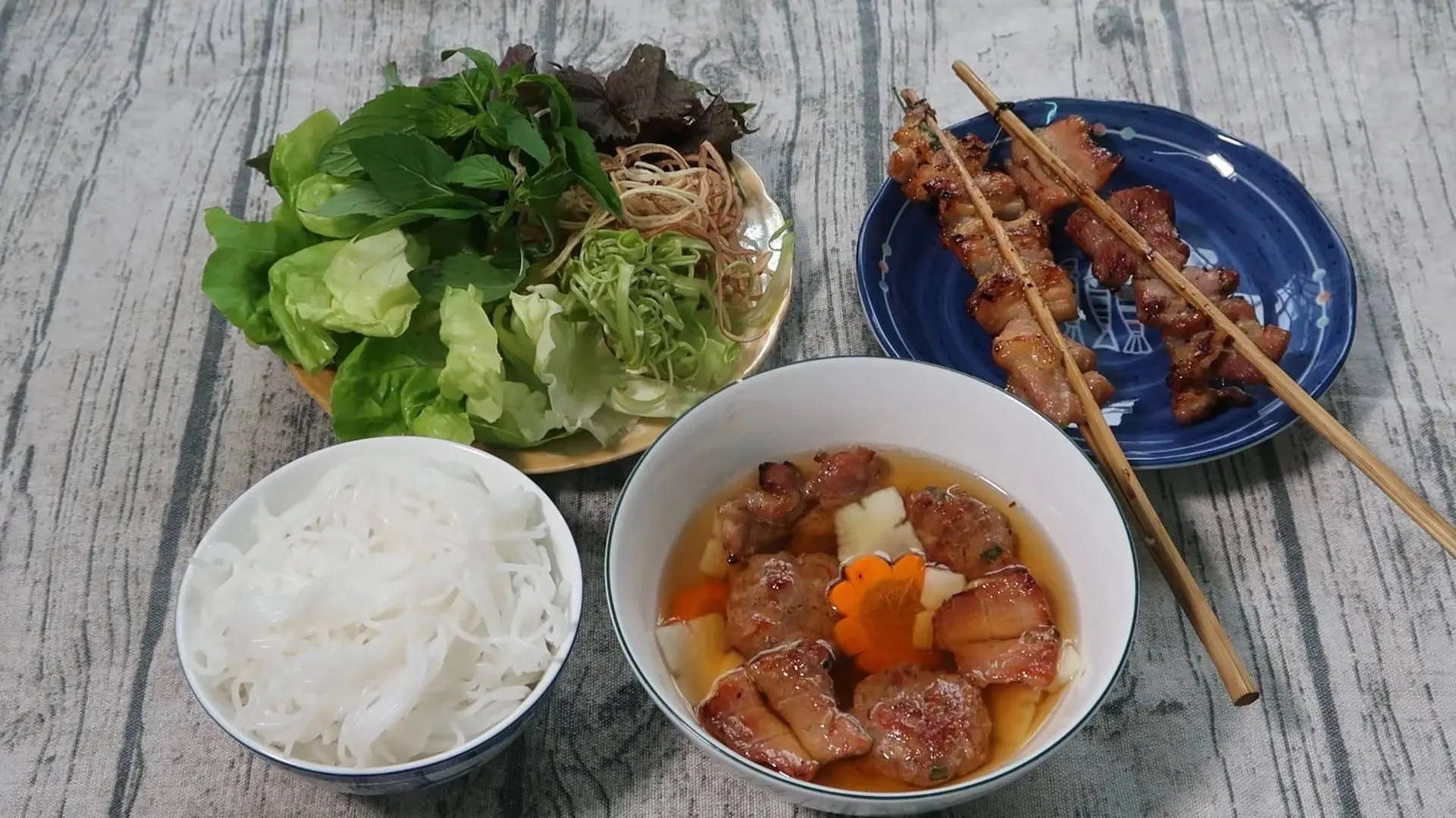 bún chả và nem nướng đặc sản hà nội