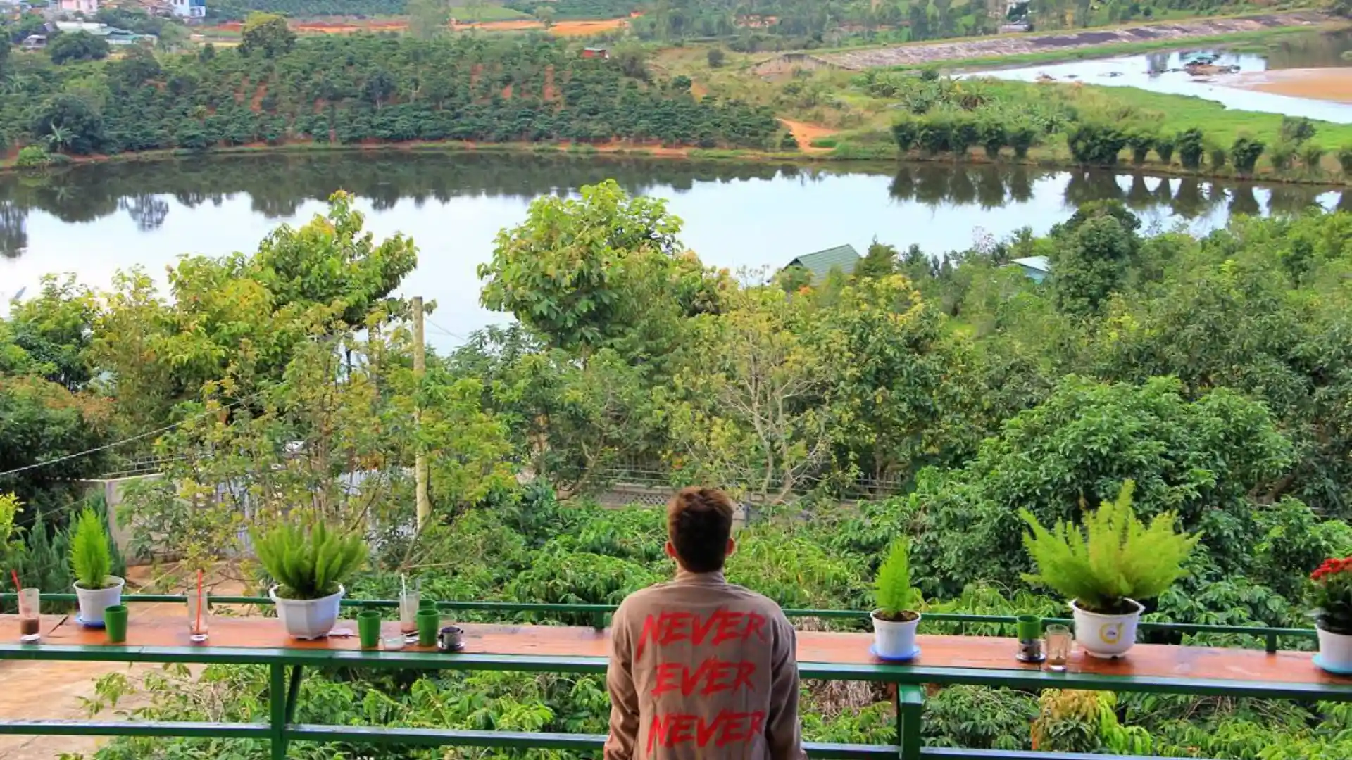 View nhìn từ Cà phê Mê Linh