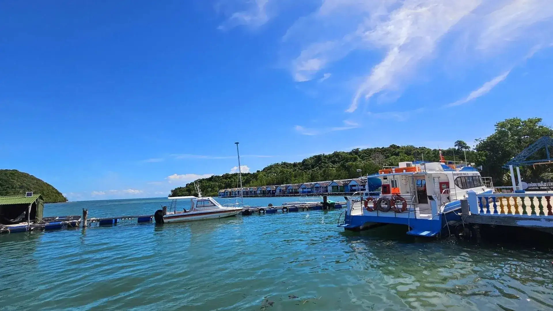 Tàu cao tốc di chuyển đến quần đảo Bà Lụa Kiên Giang