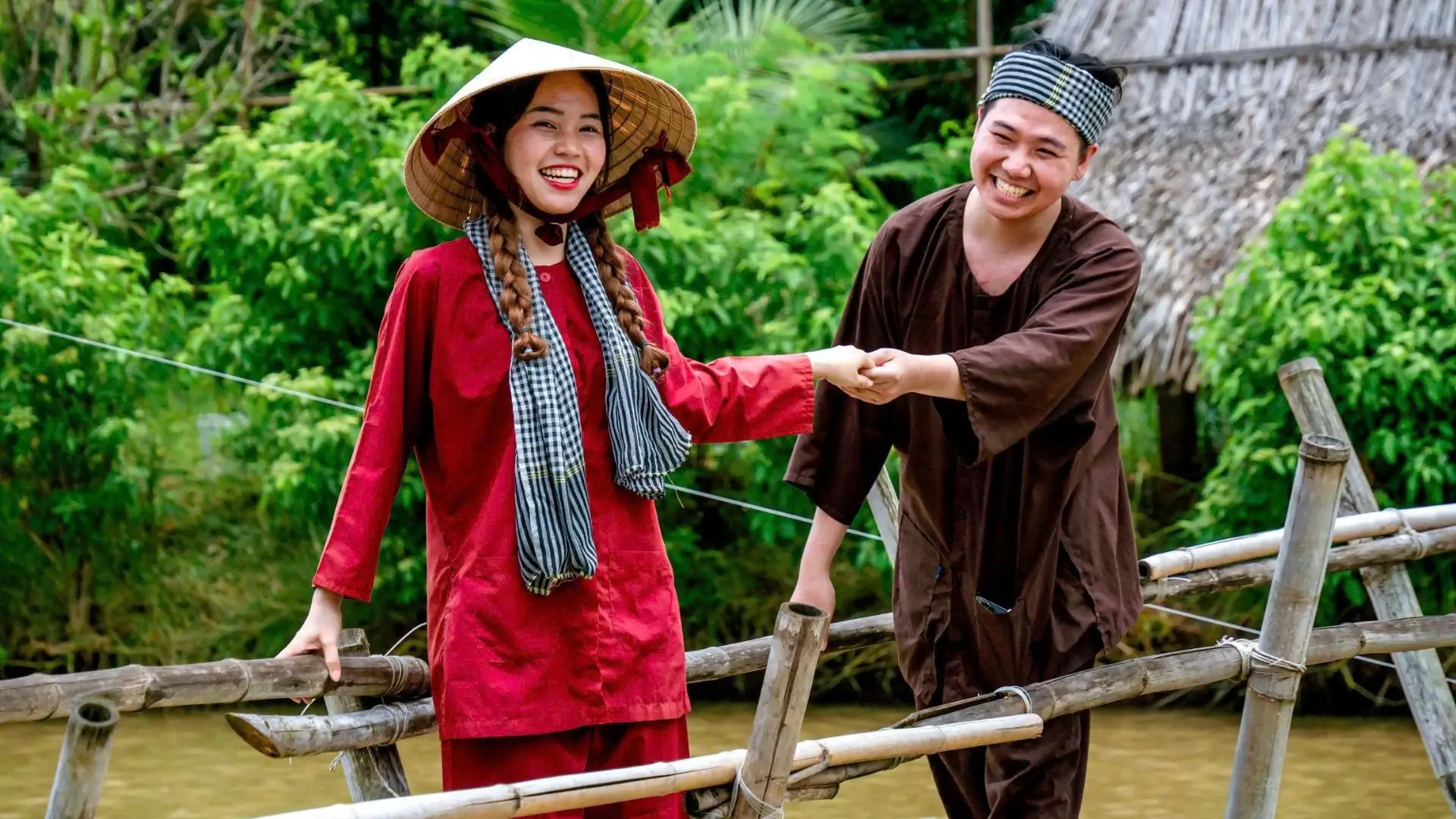 Khăn rằn Nam Bộ trong đời sống thường ngày