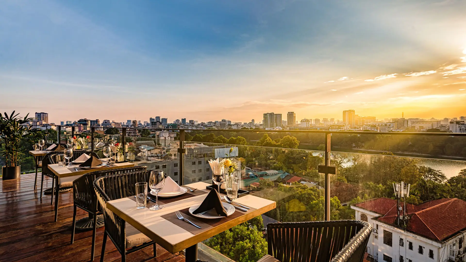 Quán cafe gần cầu Thê Húc