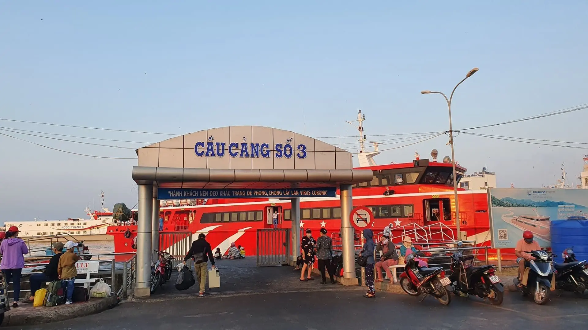 Cầu cảng số 3 đi Hòn Sơn từ Rạch Giá