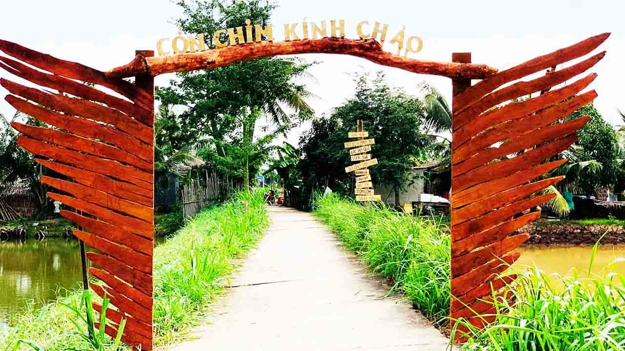 Check-in cổng chào Cồn Chim - tour Trà Vinh 1 ngày
