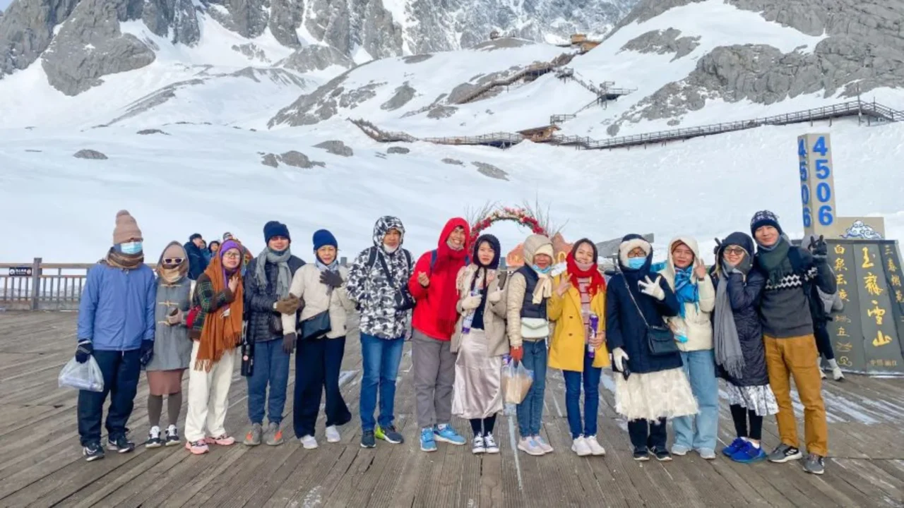 Tour Lệ Giang 6N5Đ - Khoảnh khắc chia tay Lệ Giang