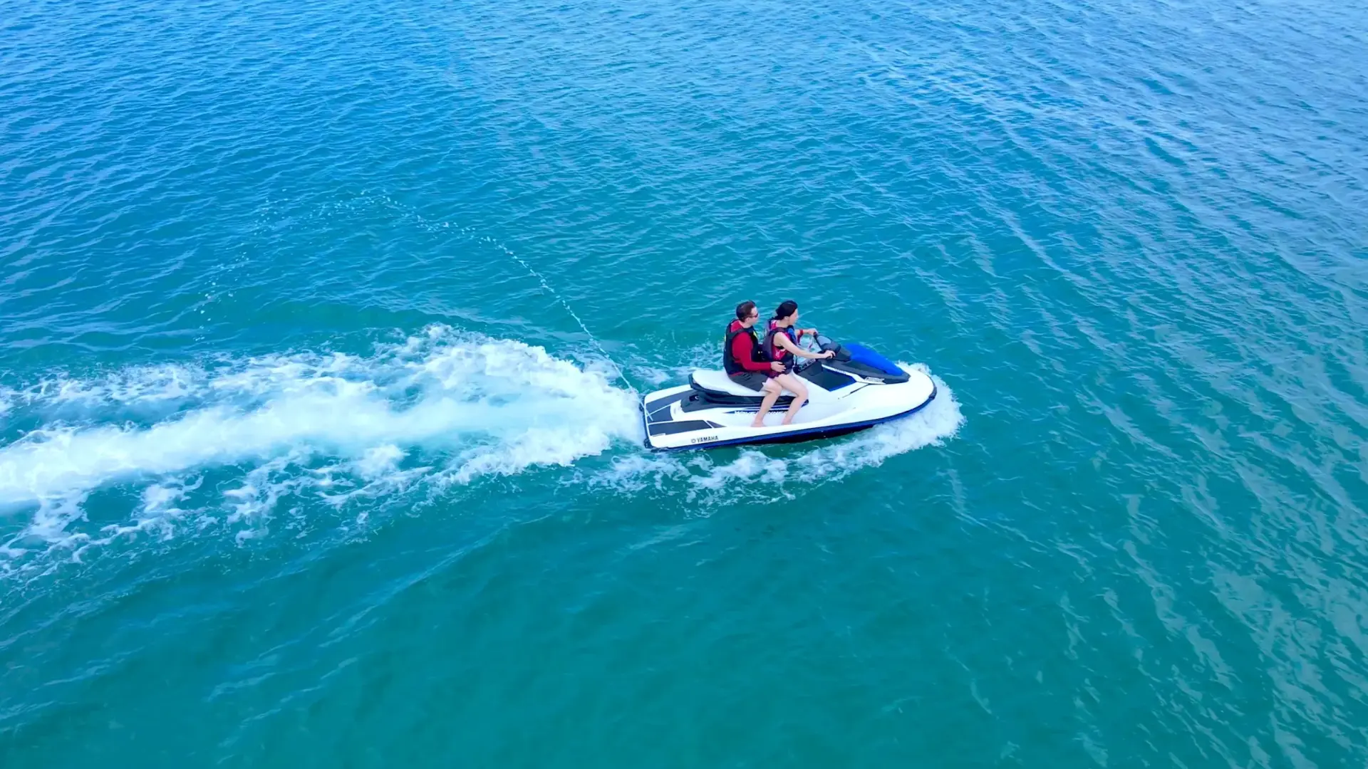 Lái mô tô nước tại Bãi Dứa Quy Nhơn