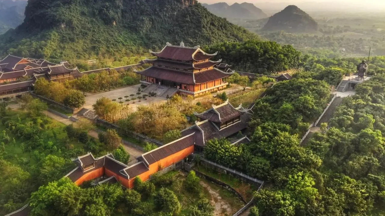 tour du lịch miền bắc viếng chùa bái đính ninh bình