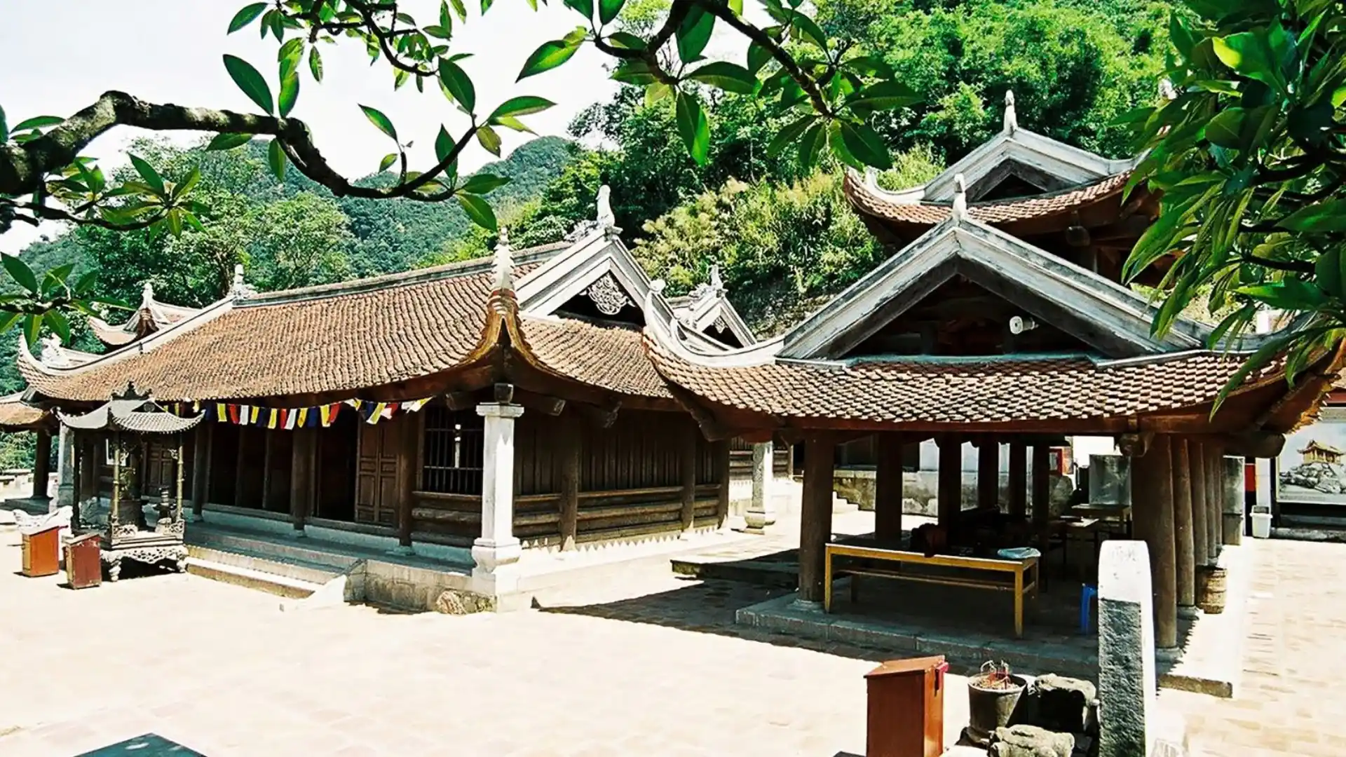 Chùa Hoa Yên có không gian yên tĩnh