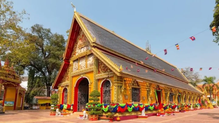 Chùa Si Mương và Phật viên Xiêng Khuông tại Vientiane Lào