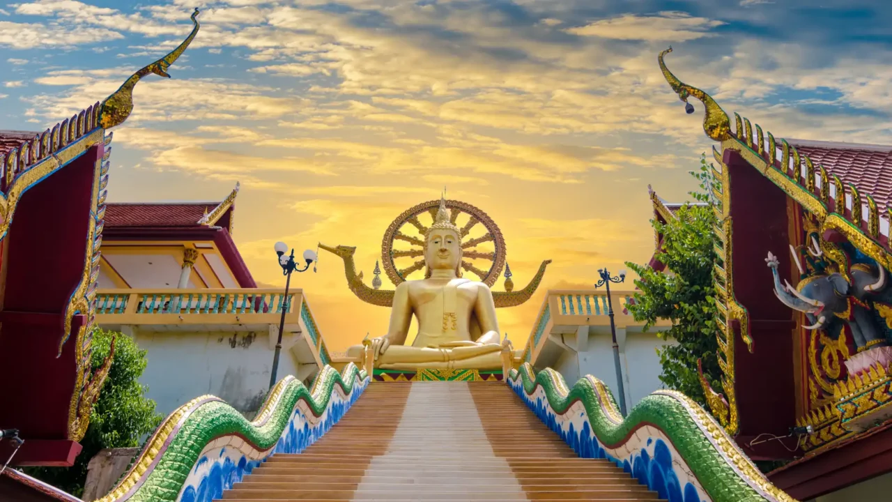 Chùa Wat Phra Yai – điểm tâm linh nổi bật trong Bangkok Pattaya tour