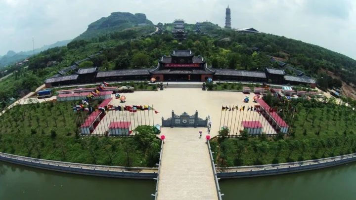 Cố đô Hoa Lư, đền thờ vua Đinh Lê, Tour Ninh Bình.