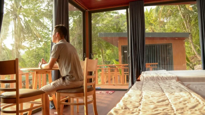 Bên trong phòng nghỉ cao cấp, tiện nghi tại Treasure Resort