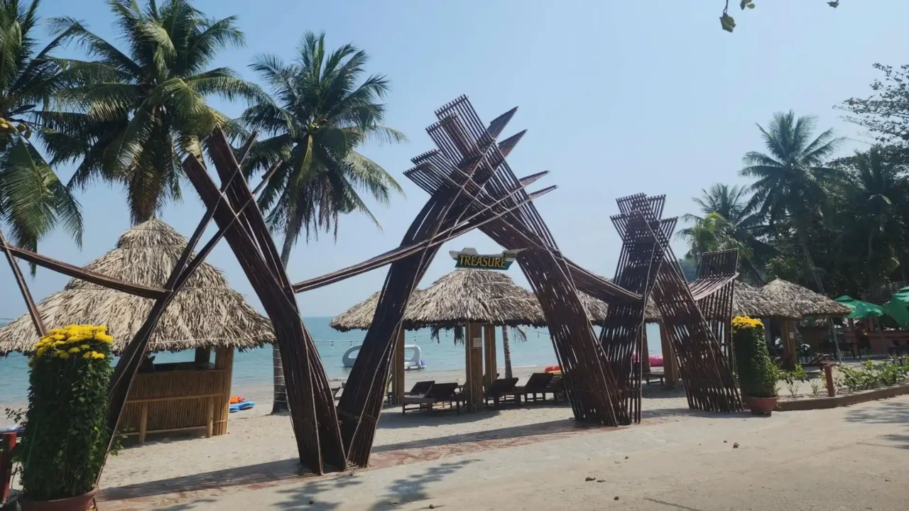 Toàn cảnh Treasure Resort, khu nghỉ dưỡng cao cấp trong combo Đảo Hải Tặc của Nụ Cười Mê Kông.