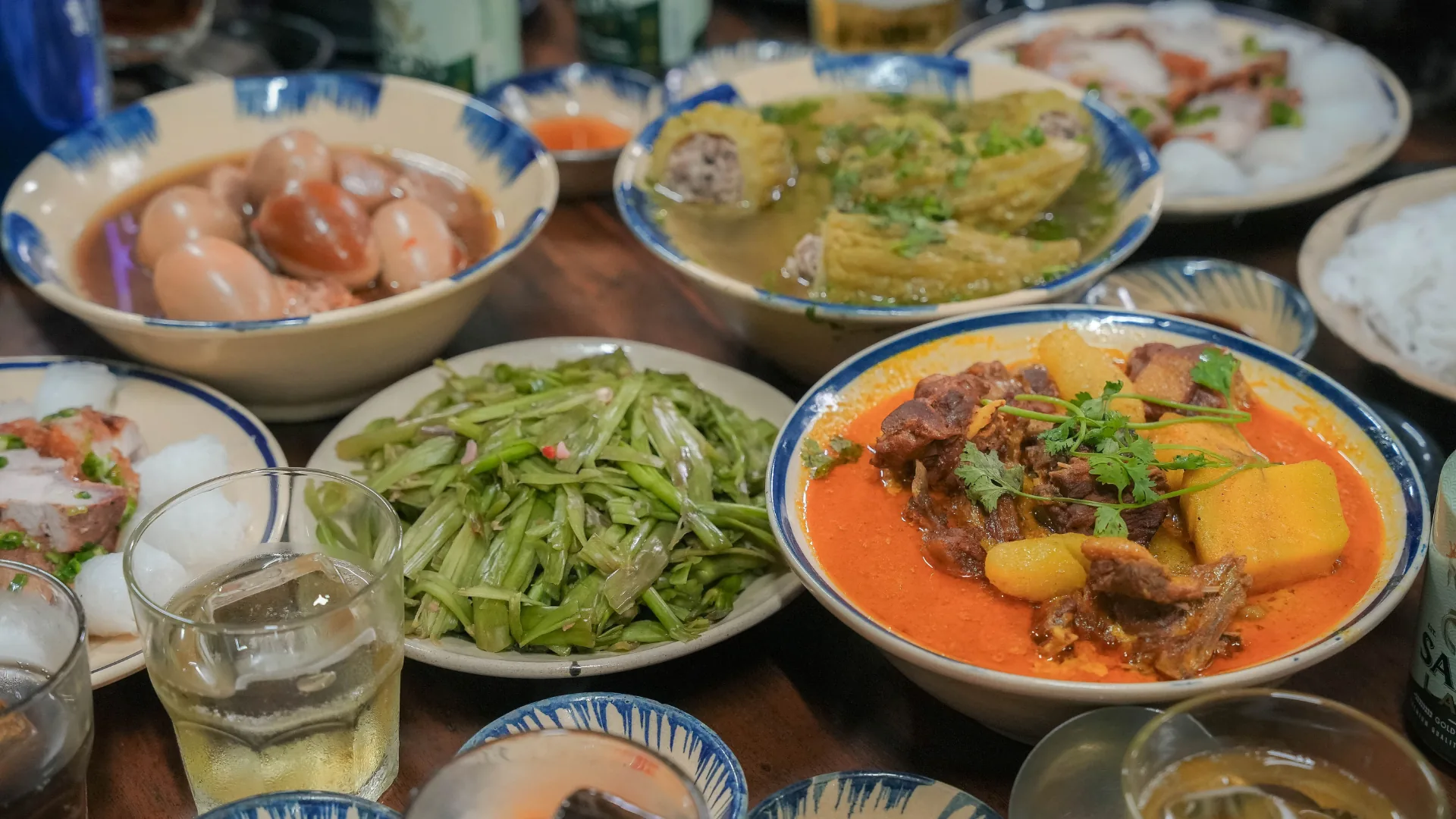 Bữa “đám giỗ bên cồn” trong sự kiện Smile Guide Day 2025 của Nụ Cười Mê Kông