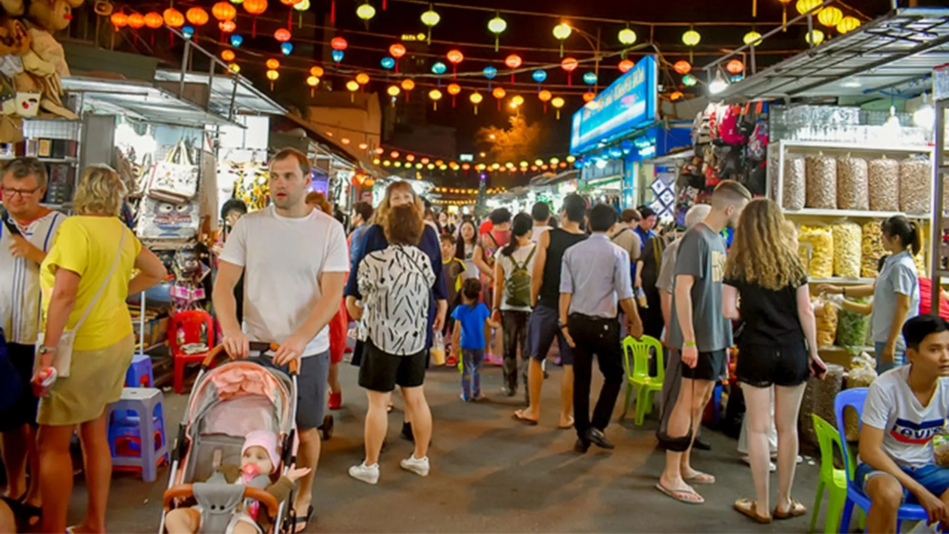 dạo chợ đêm Nha Trang