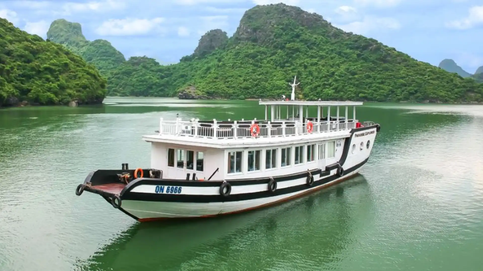 Tàu đi ra Động Thiên Cung