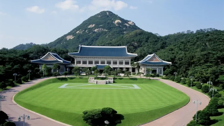 Dinh Tổng thống Blue House – điểm tham quan trong Tour Seoul Nami Everland
