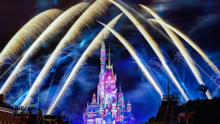 disneyland hong kong ngay tu do