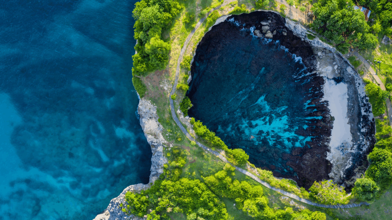 Broken Beach Nusa Penida trong tour du lịch Bali