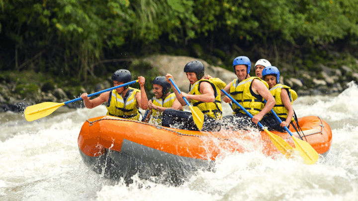 Chèo thuyền White Water Rafting trong tour du lịch Bali