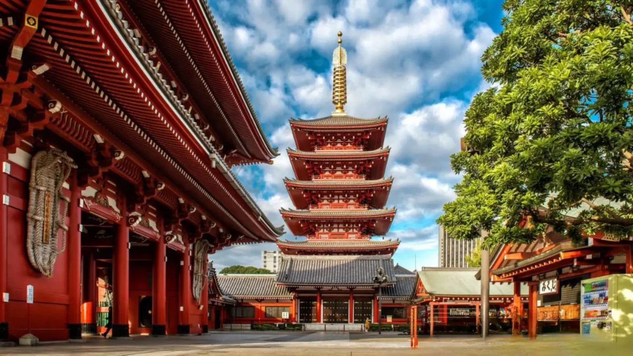 Chùa cổ Asakusa Sensoji trong tour Nhật Bản 5 ngày 4 đêm