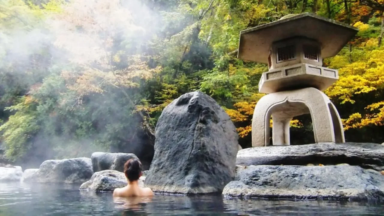 Tắm suối khoáng nóng onsen