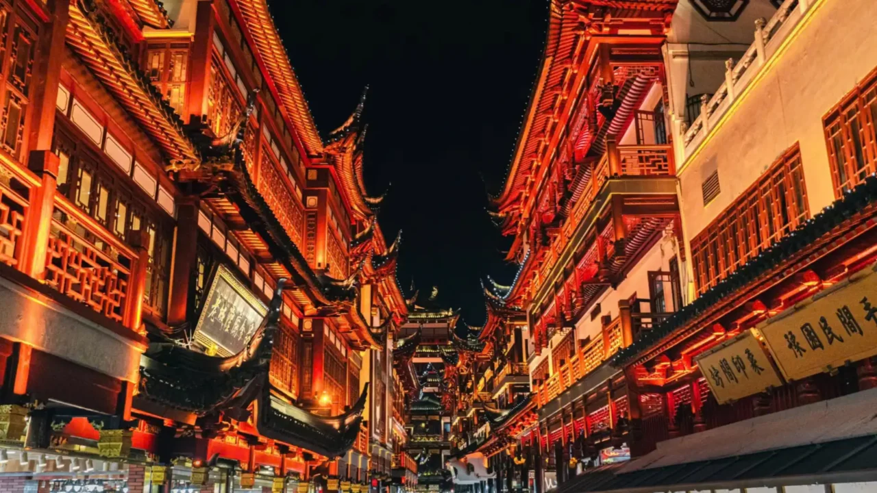 Miếu Thành Hoàng cổ kính trong tour Trung Hoa 6 ngày 6 đêm