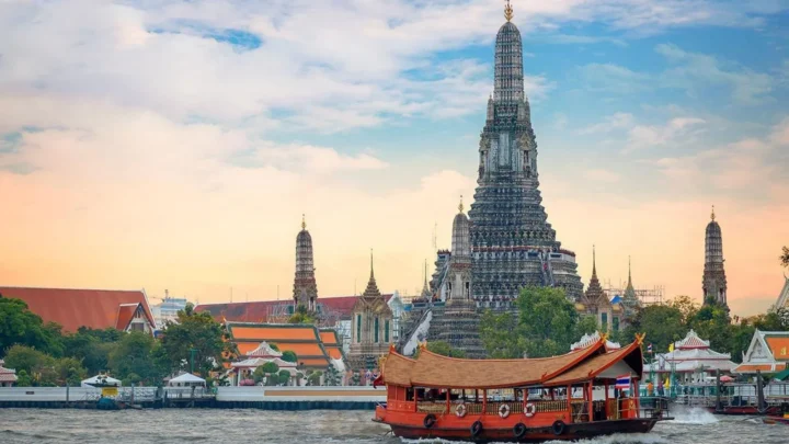 Du ngoạn sông Chaophraya – trải nghiệm đặc sắc trong tour du lịch Thái Lan Bangkok Pattaya