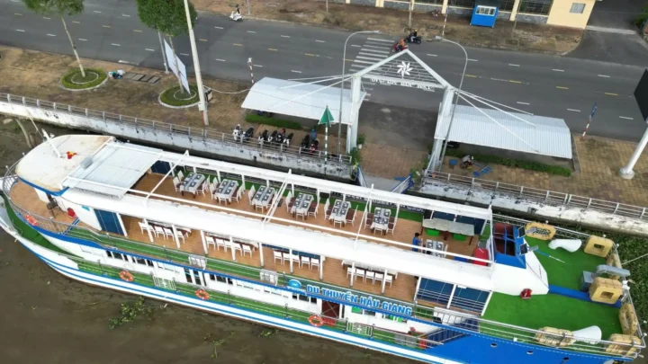Toàn cảnh du thuyền Nụ Cười Mê Kông
