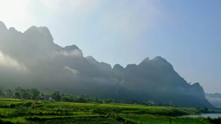 Khung cảnh trên đường đến Phong Nha Kẻ Bàng, Tour 1 ngày, Nụ cười Mê Kông.