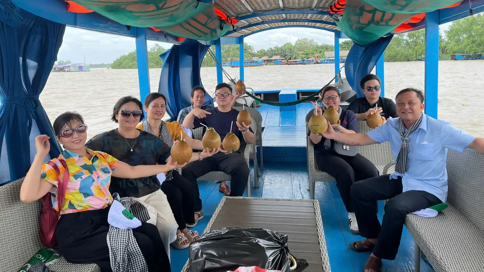 ảnh thực tế trải nghiệm tàu du lịch tour miền tây 2 ngày 1 đêm