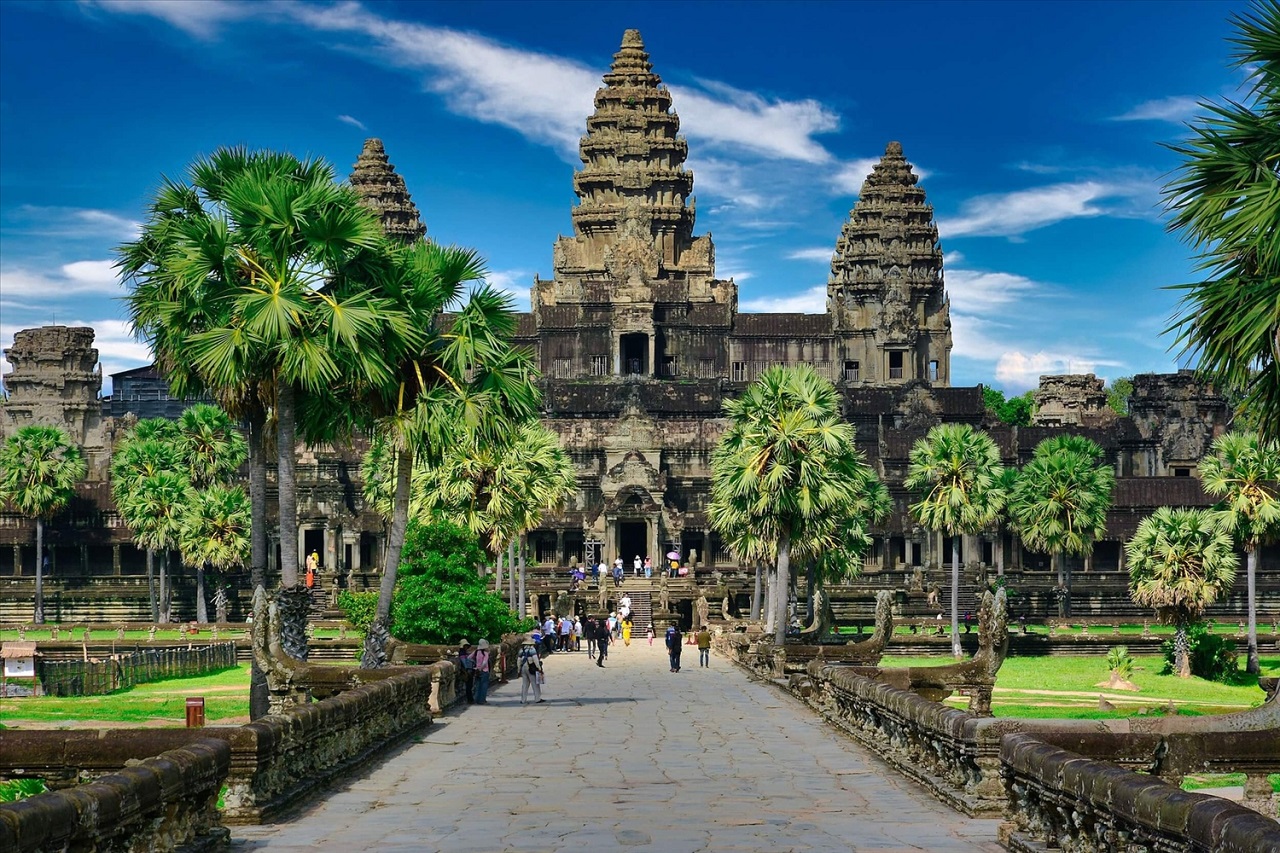 Giá tour du lịch Campuchia 4 ngày 3 đêm: Đền Angkor Wat trang nghiêm, nổi tiếng khắp nơi