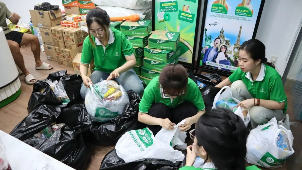 Gieo Nụ Cười gói quà thiện nguyện tỉ mỉ và đầy tâm huyết