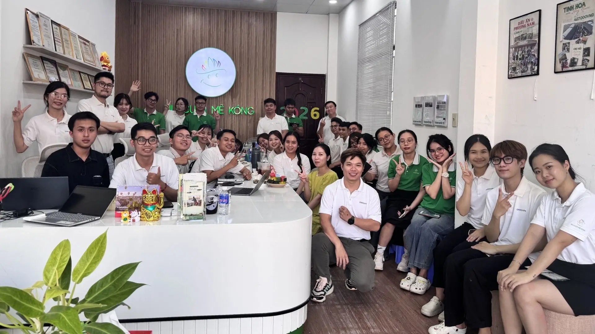 Đội ngũ nhân viên Nụ Cười Mê Kông tham gia chương trình Gieo Nụ Cười