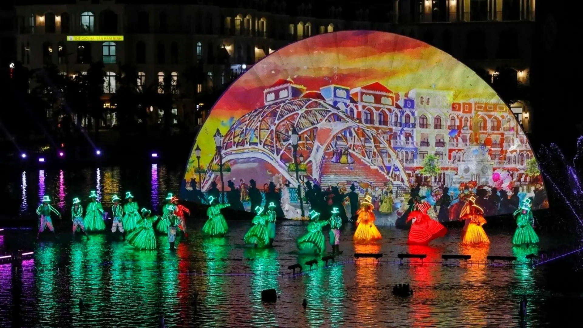 Show Sắc Màu Venice tại Grand World Phú Quốc