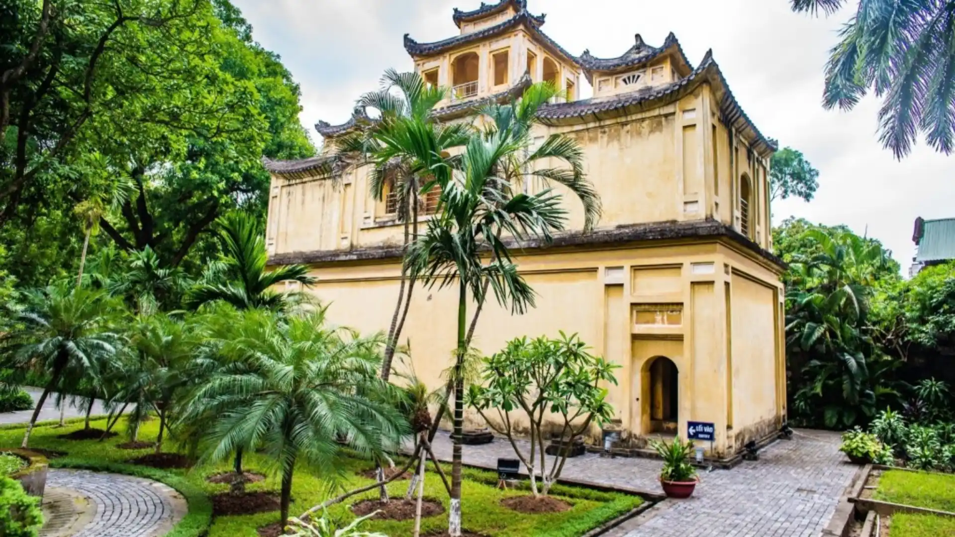 Hậu lâu Hoàng thành Thăng Long