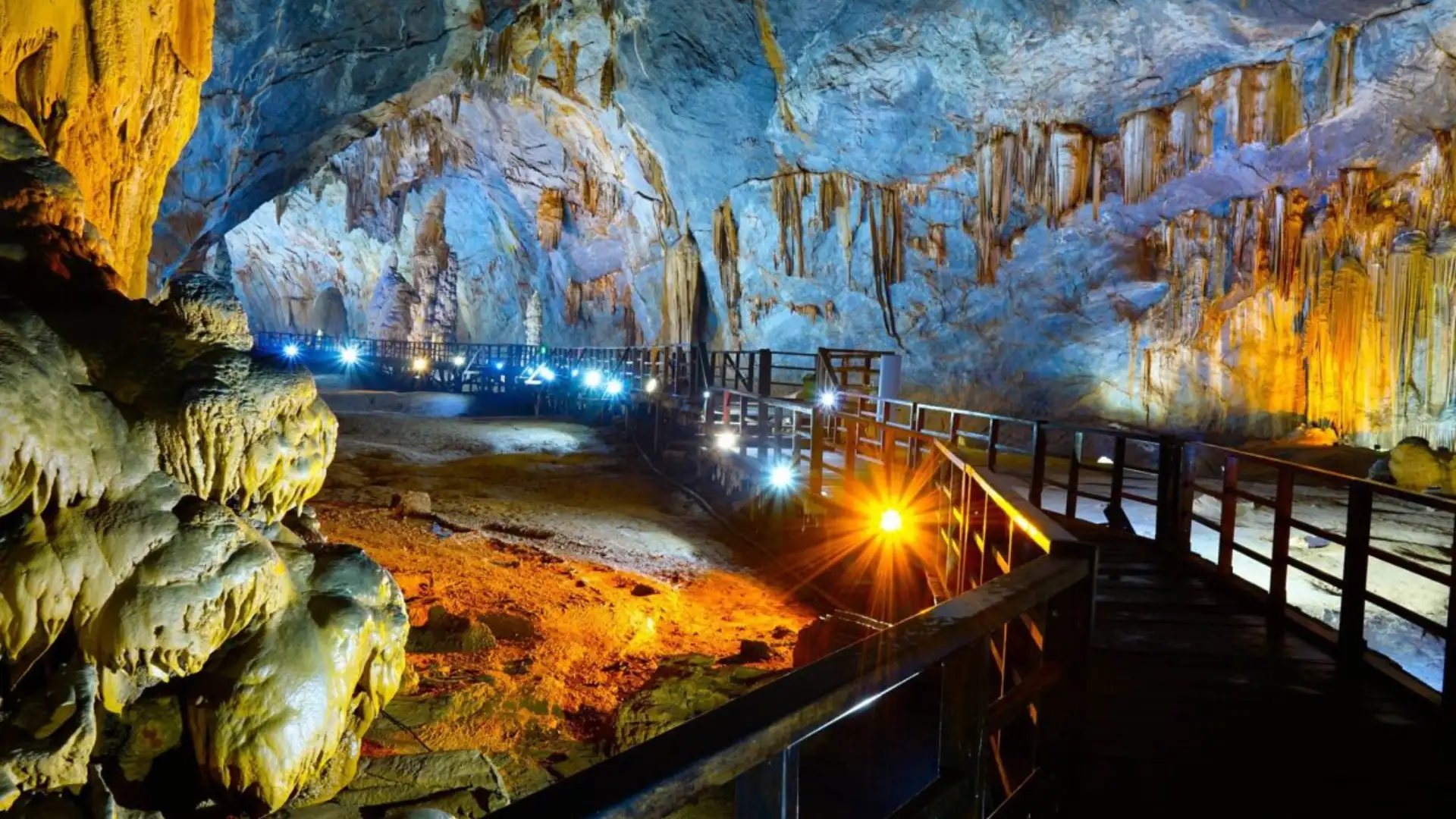 Hệ thống cầu gõ trong động Thiên Đường