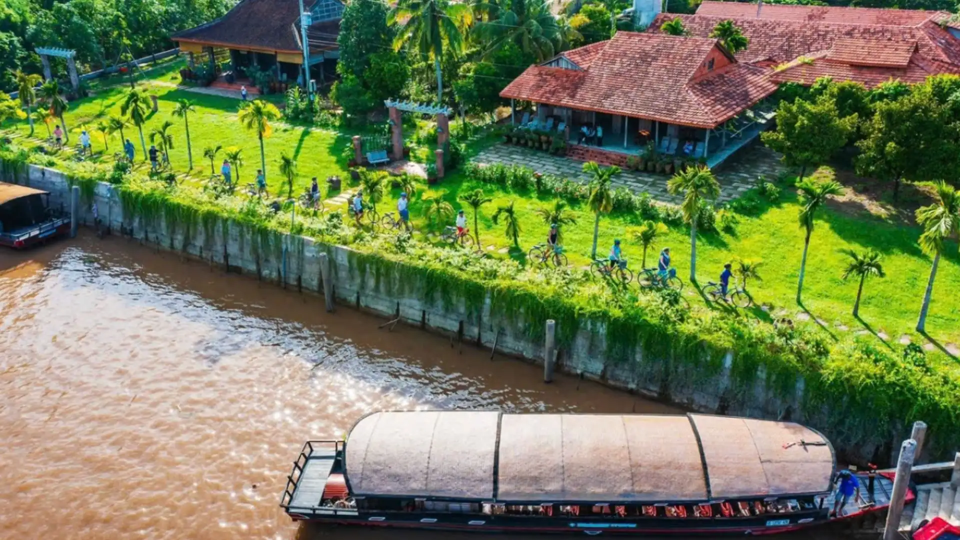 Homestay Út Trinh Vĩnh Long nhà gỗ ba gian gạch đỏ miền Tây