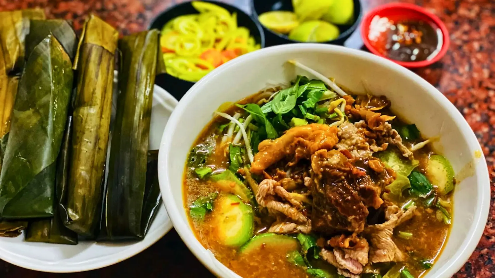 quán hủ tiếu sa tế nổi tiếng mỹ tho