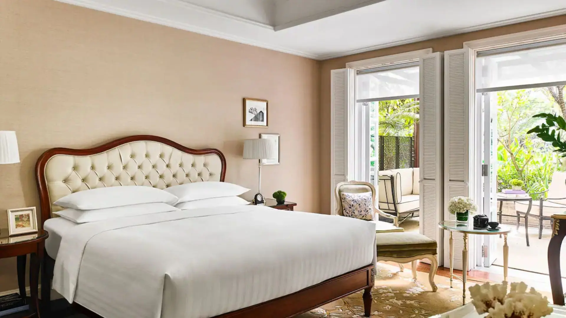khách sạn sài gòn park hyatt phòng đơn hướng sân vườn