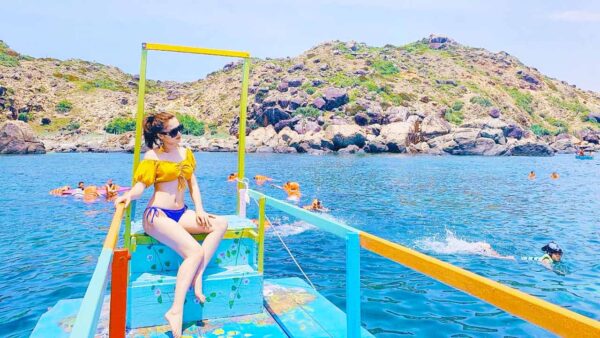 Lặn ngắm san hô khám phá thế giới biển đầy sắc màu tại Bãi Dứa
